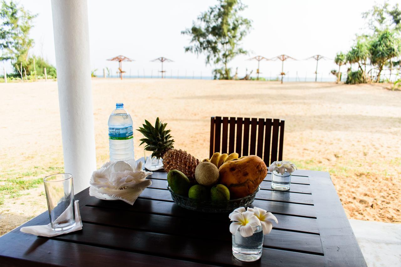 Ladja Beach Resort Ambalantota Luaran gambar