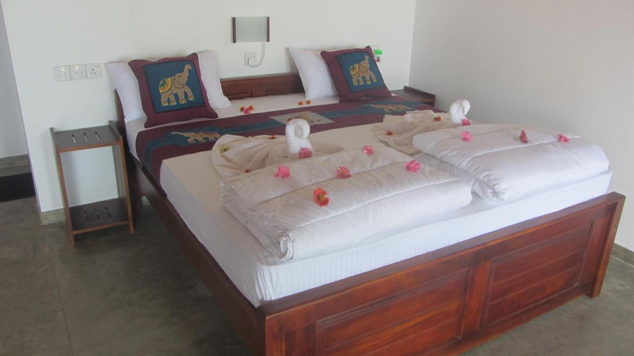 Ladja Beach Resort Ambalantota Luaran gambar