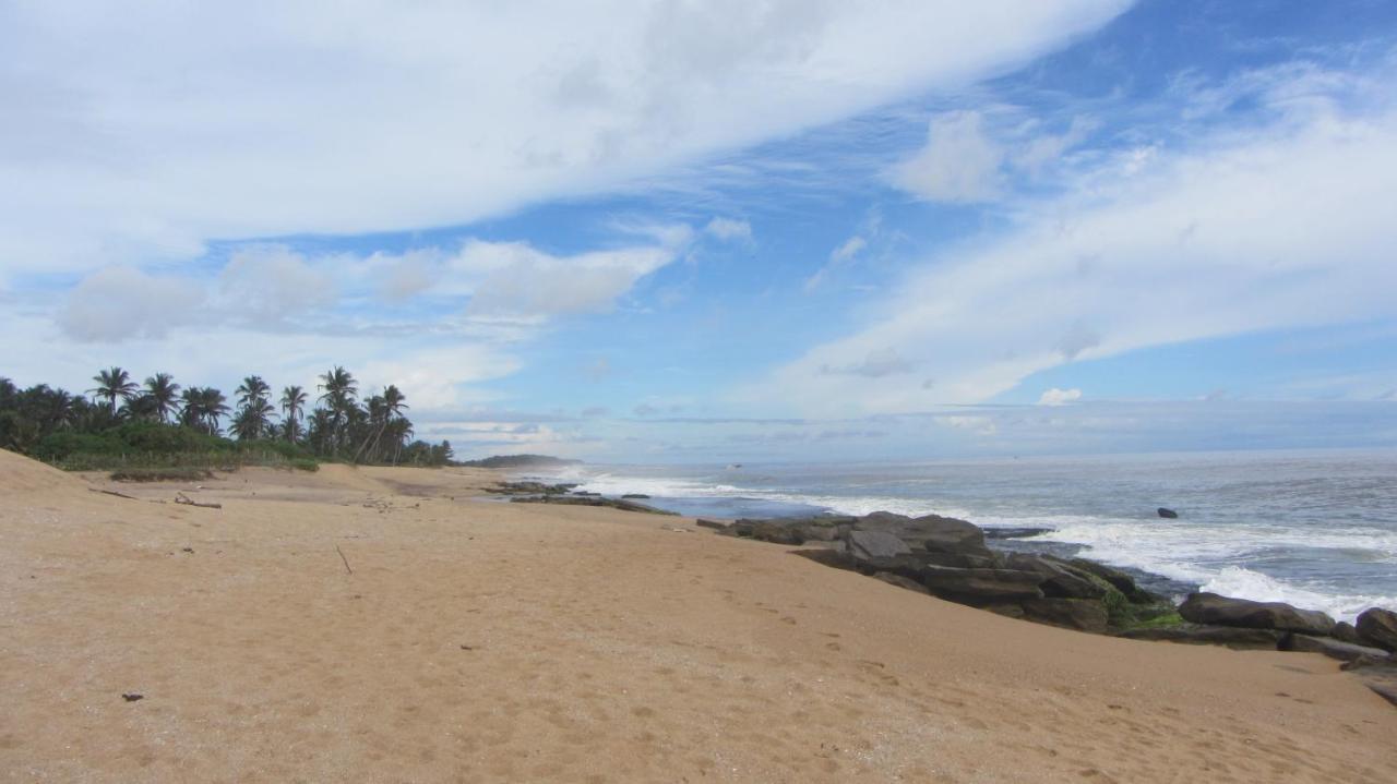 Ladja Beach Resort Ambalantota Luaran gambar