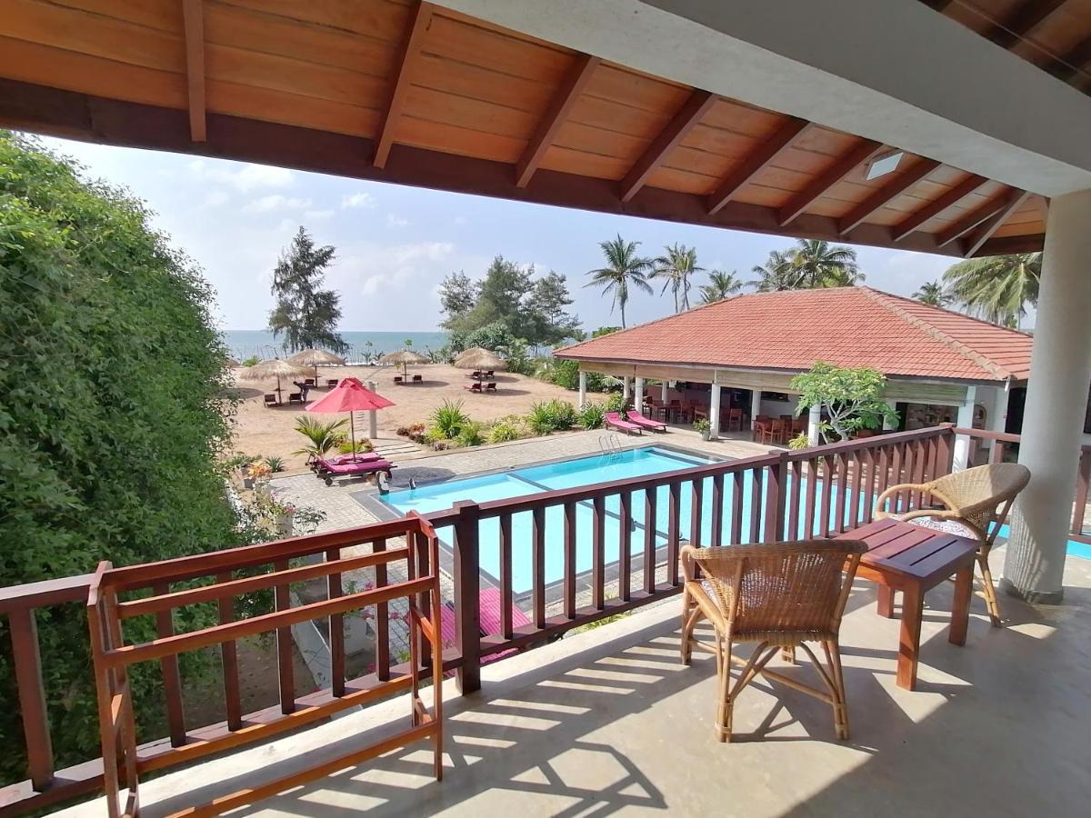 Ladja Beach Resort Ambalantota Luaran gambar