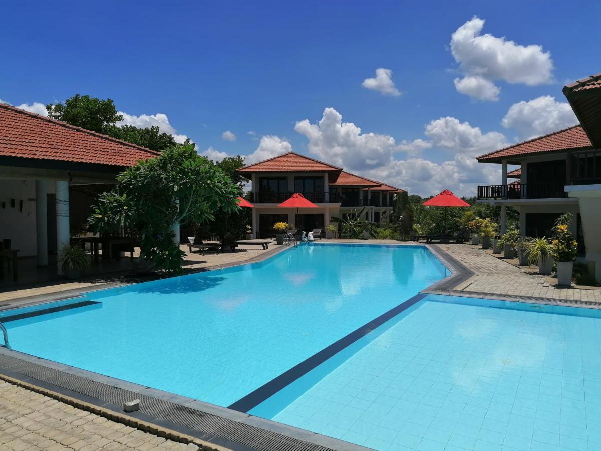 Ladja Beach Resort Ambalantota Luaran gambar
