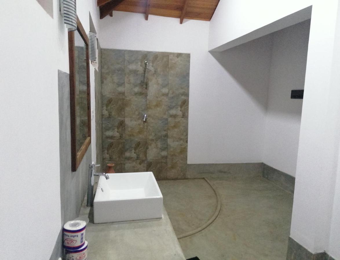 Ladja Beach Resort Ambalantota Luaran gambar