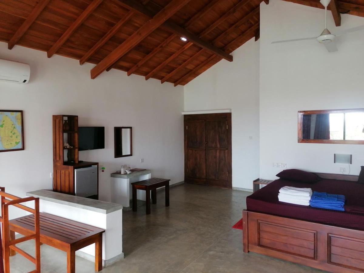 Ladja Beach Resort Ambalantota Luaran gambar